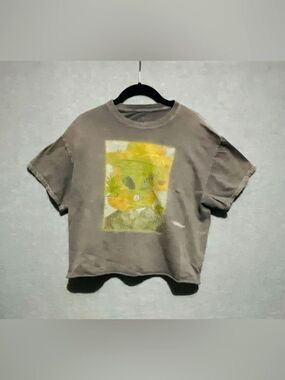 Fifth Sun Alien Sunflower Graphic Crop Top Medium Gray Mineral Wash Tee
